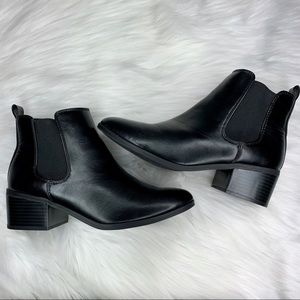Black Leather Chelsea Boots